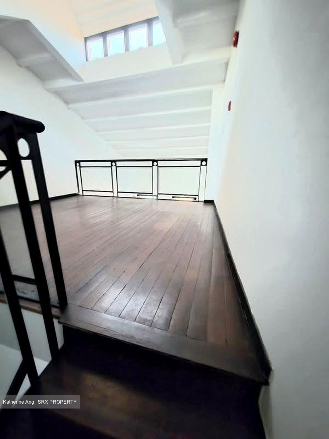 Jalan Pisang (D7), Office #607881501